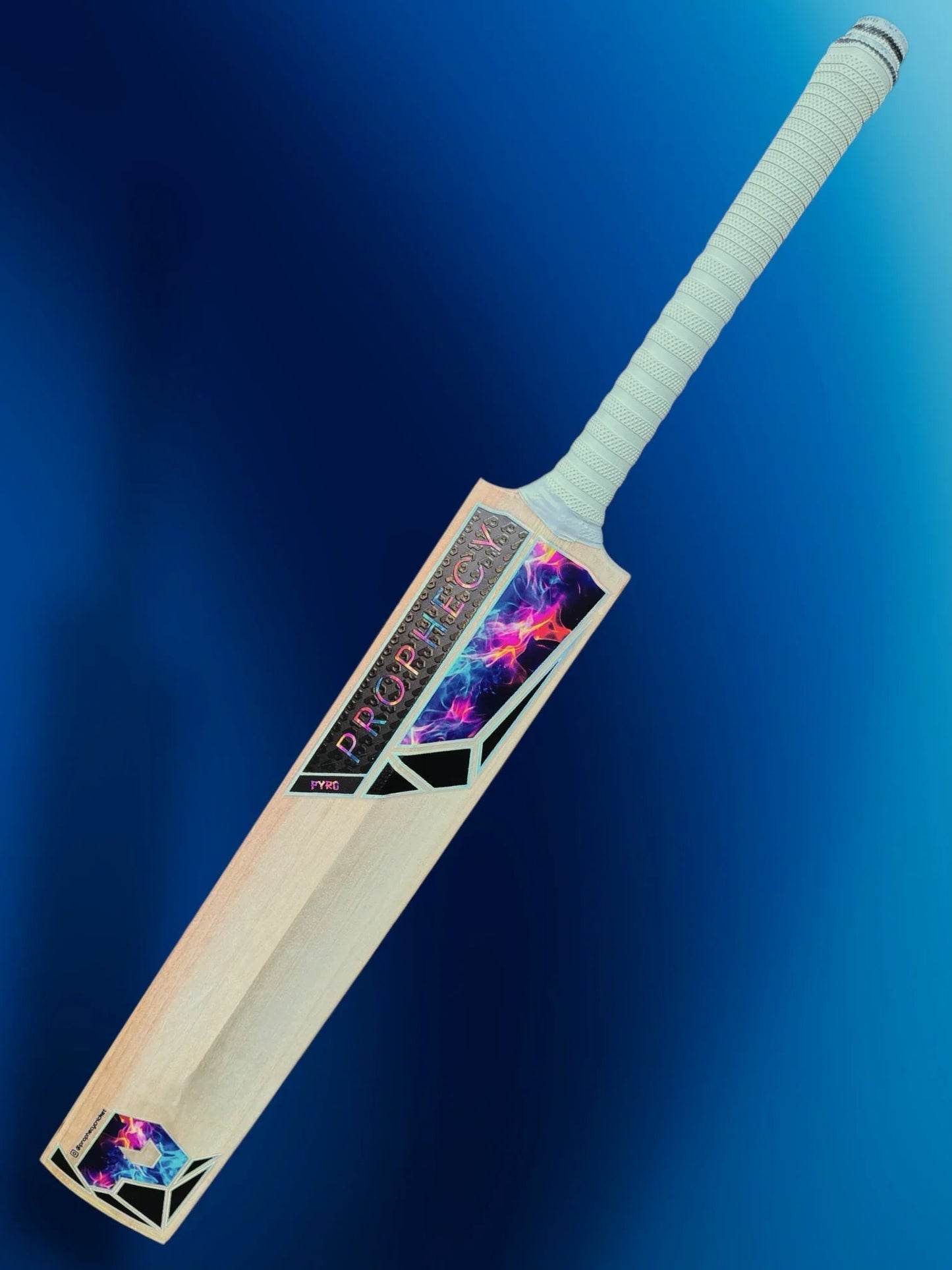 Prophecy Pyro Cricket Bat (Adult)