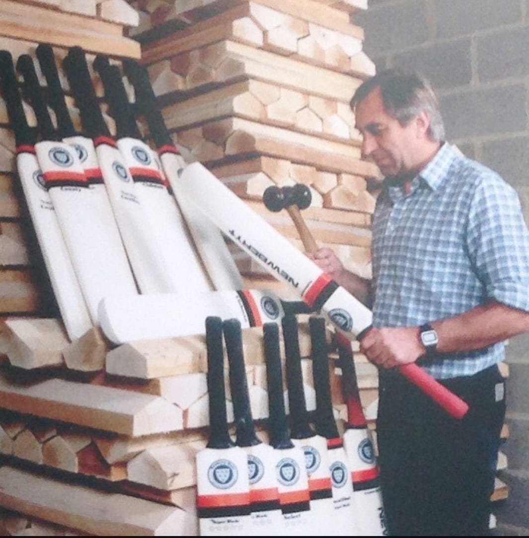 Newbery The Master 100 Cricket Bat